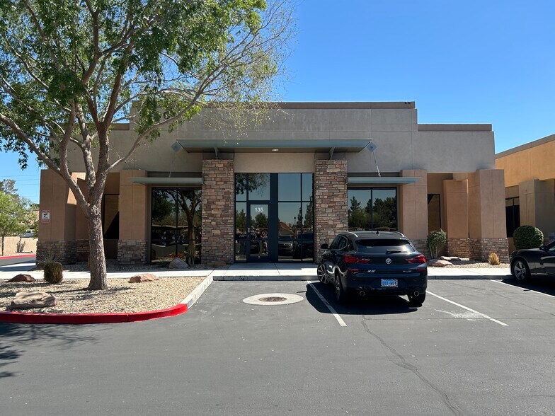 1880 E Warm Springs Rd, Las Vegas, NV à vendre - Photo du bâtiment - Image 2 de 23