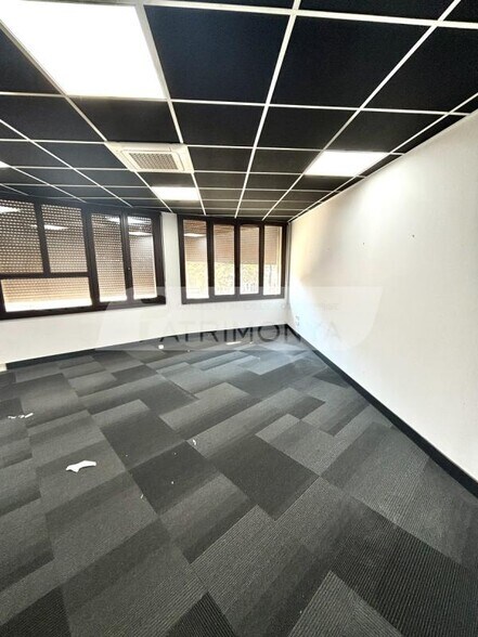 Bureau dans Marseille à louer - Photo du bâtiment - Image 2 de 7