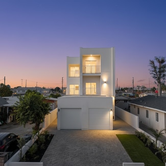 More details for 10905 Dalerose Ave, Inglewood, CA - Multifamily for Sale