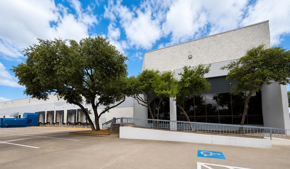 11025-11035 Switzer Ave, Dallas, TX for lease - Building Photo - Image 2 of 7