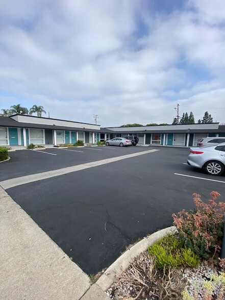 160 Centennial Way, Tustin, CA for lease - Building Photo - Image 1 of 6