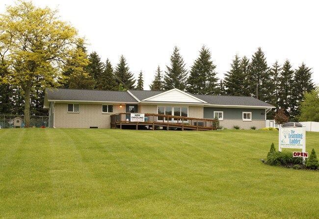 Plus de détails pour 1025 Yorkshire Dr, Howell, MI - Commerce de détail à vendre