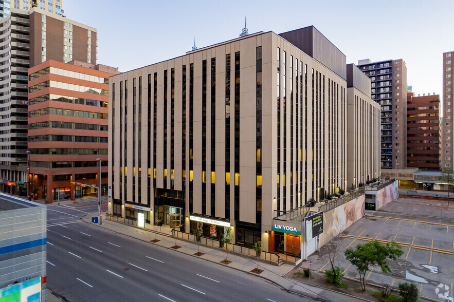 840 6th Ave SW, Calgary, AB à vendre - Photo du bâtiment - Image 1 de 1