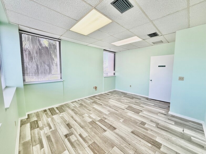 3949 Evans Ave, Fort Myers, FL for sale - Building Photo - Image 3 of 20
