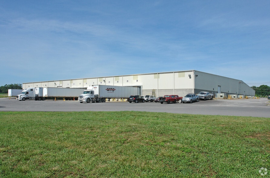 1136 Dunlop Ln, Clarksville, TN for lease - Building Photo - Image 3 of 50