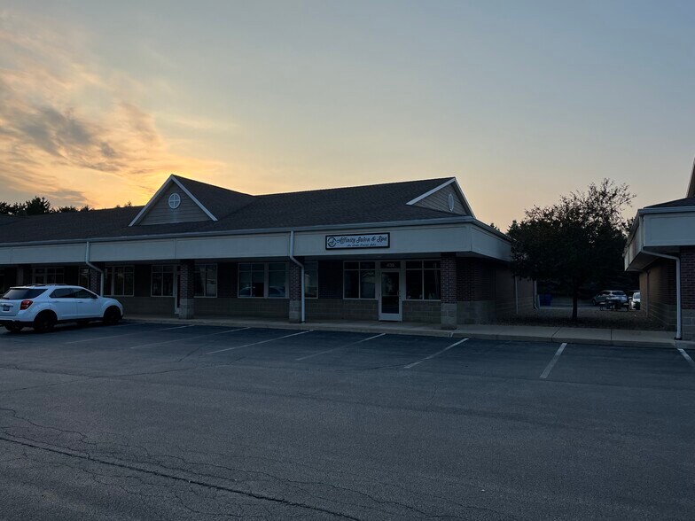 431-445 Upton Dr, Saint Joseph, MI à vendre - Photo du bâtiment - Image 3 de 10