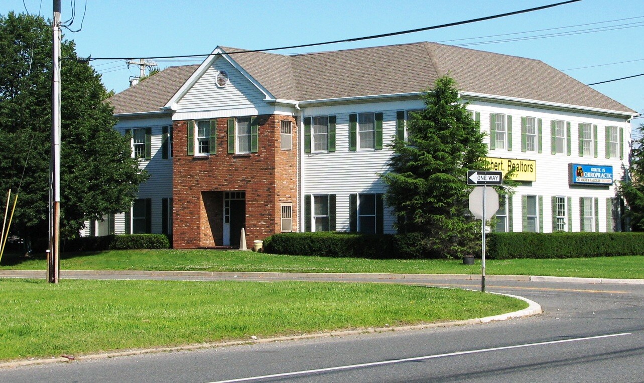 762 State Route 15 S, Lake Hopatcong, NJ à louer Photo du bâtiment- Image 1 de 3