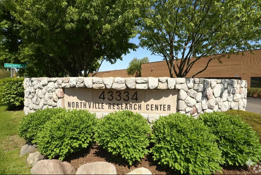 43334 W 7 Mile Rd, Northville, MI à louer - Autre - Image 2 de 3