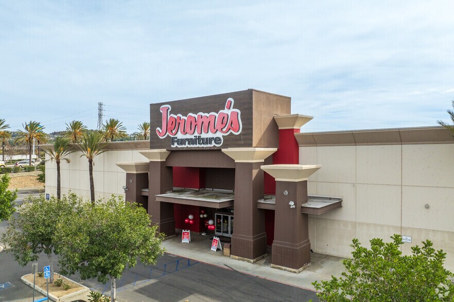 1011-1021 N Tustin Ave, Anaheim, CA à louer - Photo du bâtiment - Image 3 de 5