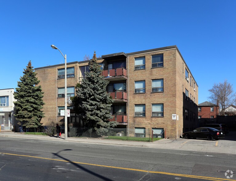 1500 Eglinton Ave W, Toronto, ON à vendre - Photo du bâtiment - Image 2 de 2