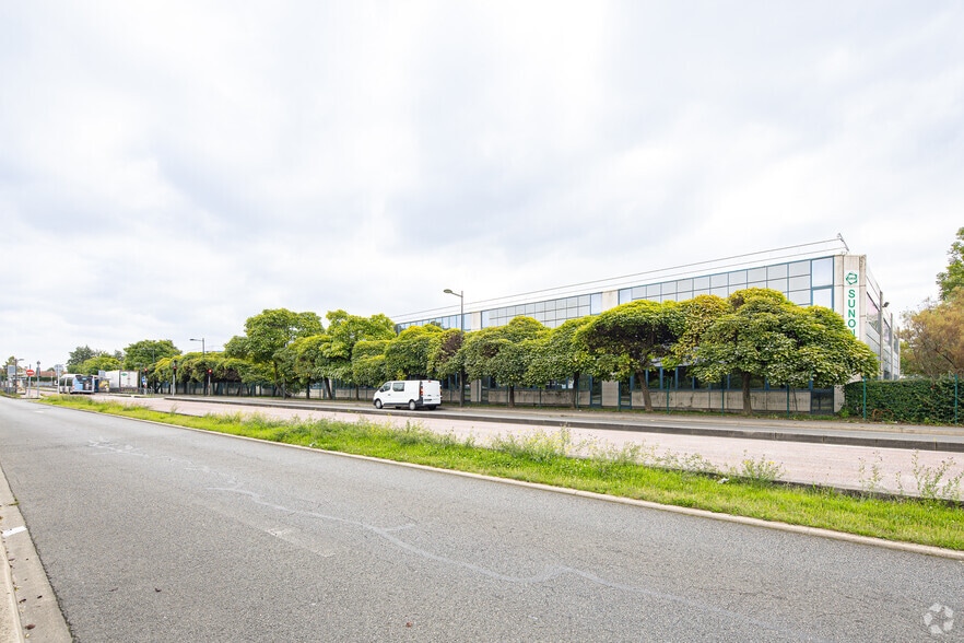 Avenue Des Pépiniéres, Fresnes for lease - Building Photo - Image 3 of 3