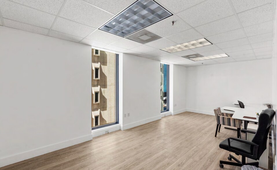 66-68 W Flagler St, Miami, FL à vendre - Photo du bâtiment - Image 2 de 18