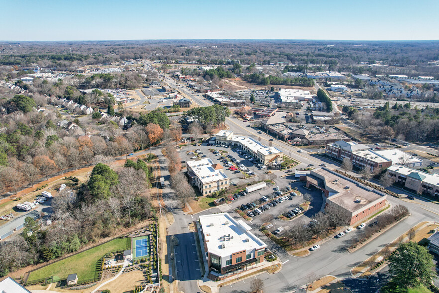 19901 W Catawba Ave, Cornelius, NC for lease - Building Photo - Image 3 of 9