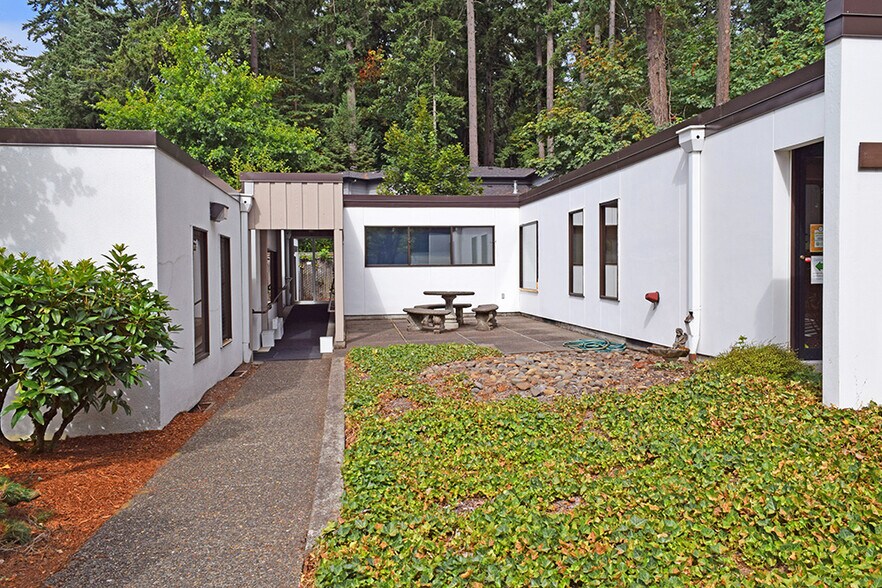 16463 Boones Ferry Rd, Lake Oswego, OR for sale - Building Photo - Image 3 of 6
