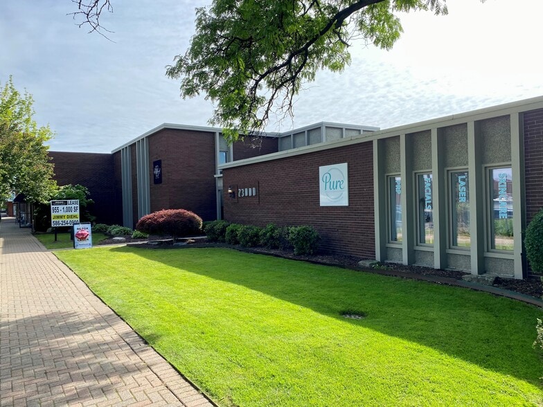 23000 Greater Mack Ave, Saint Clair Shores, MI for lease - Building Photo - Image 1 of 8