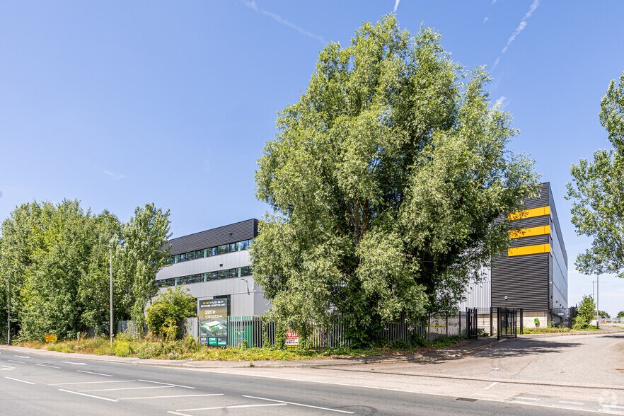 1 Church Manorway, Erith à louer - Photo du bâtiment - Image 2 de 27
