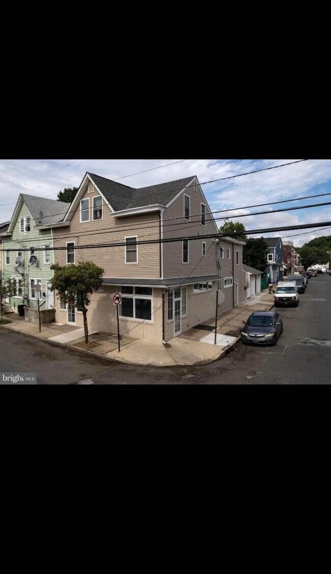 More details for 80-82 Jersey St, Trenton, NJ - Retail for Lease