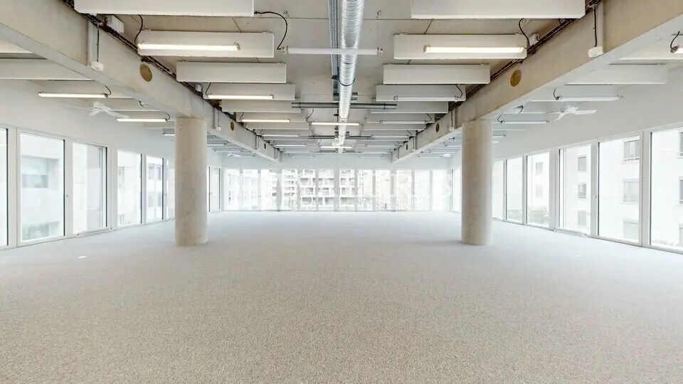 Bureau dans Lyon à vendre - Photo du bâtiment - Image 2 de 17