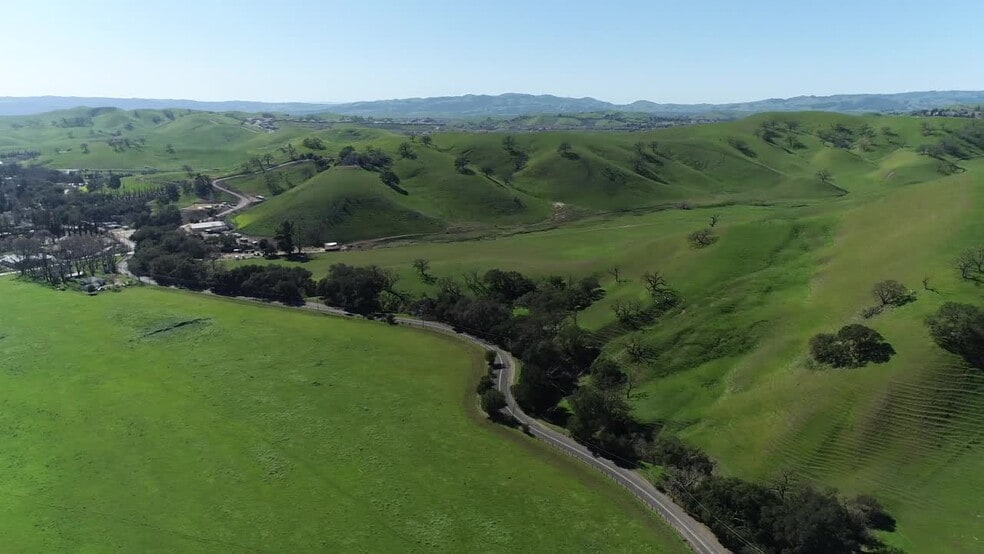 1700 Finley Rd, Pleasanton, CA à vendre - Vidéo sur l’inscription commerciale - Image 2 de 13