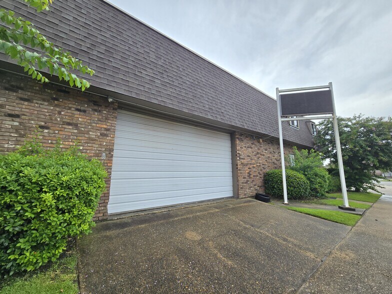 3001 Jean Lafitte Pky, Chalmette, LA à vendre - Photo du bâtiment - Image 2 de 19