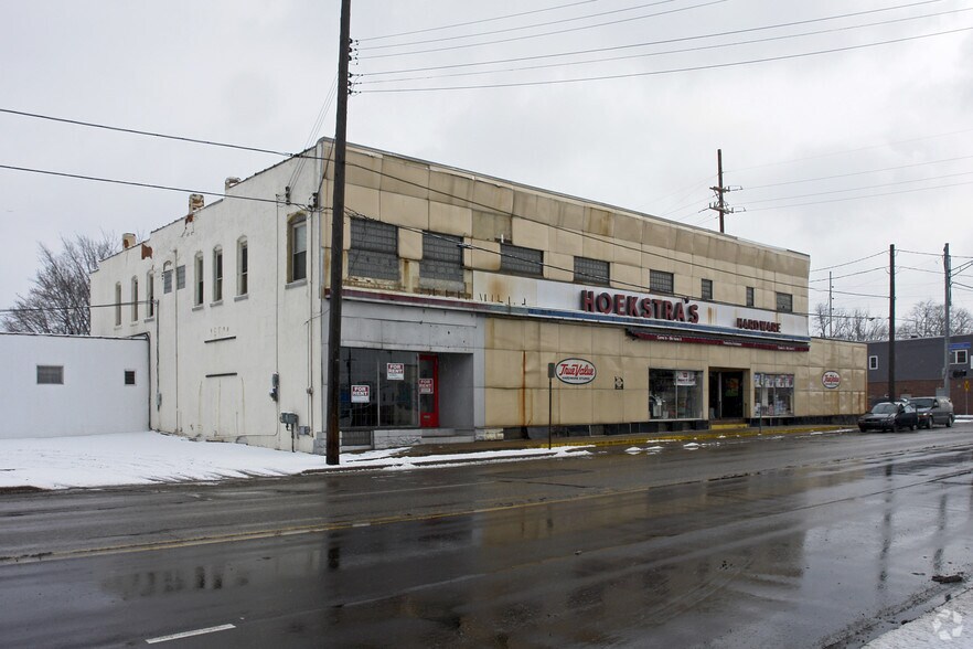 617 Portage St, Kalamazoo, MI à vendre - Photo principale - Image 1 de 1