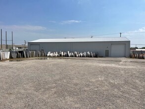 1150 Maxwell Ave, Evansville, IN for lease Interior Photo- Image 1 of 11