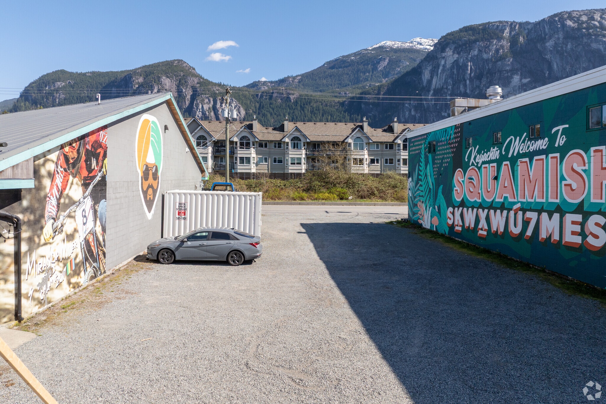 38188 Cleveland Ave, Squamish, BC for sale Primary Photo- Image 1 of 4