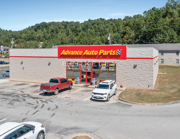 400 E Mountain Pky, Salyersville, KY for sale - Building Photo - Image 2 of 6