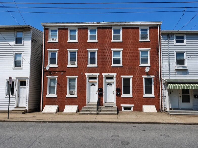 219 E Broad St, Burlington, NJ for sale - Building Photo - Image 2 of 2