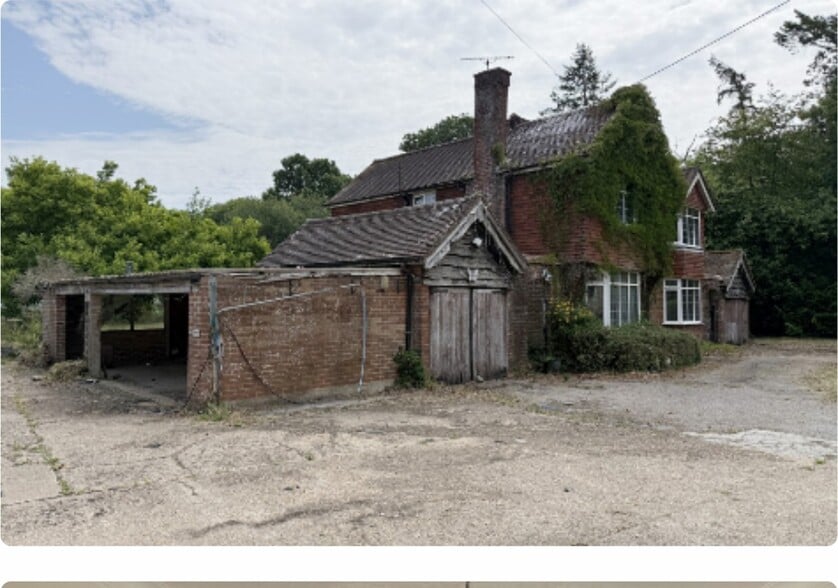 Lowfield Heath Rd, Horley à vendre - Photo du bâtiment - Image 3 de 15