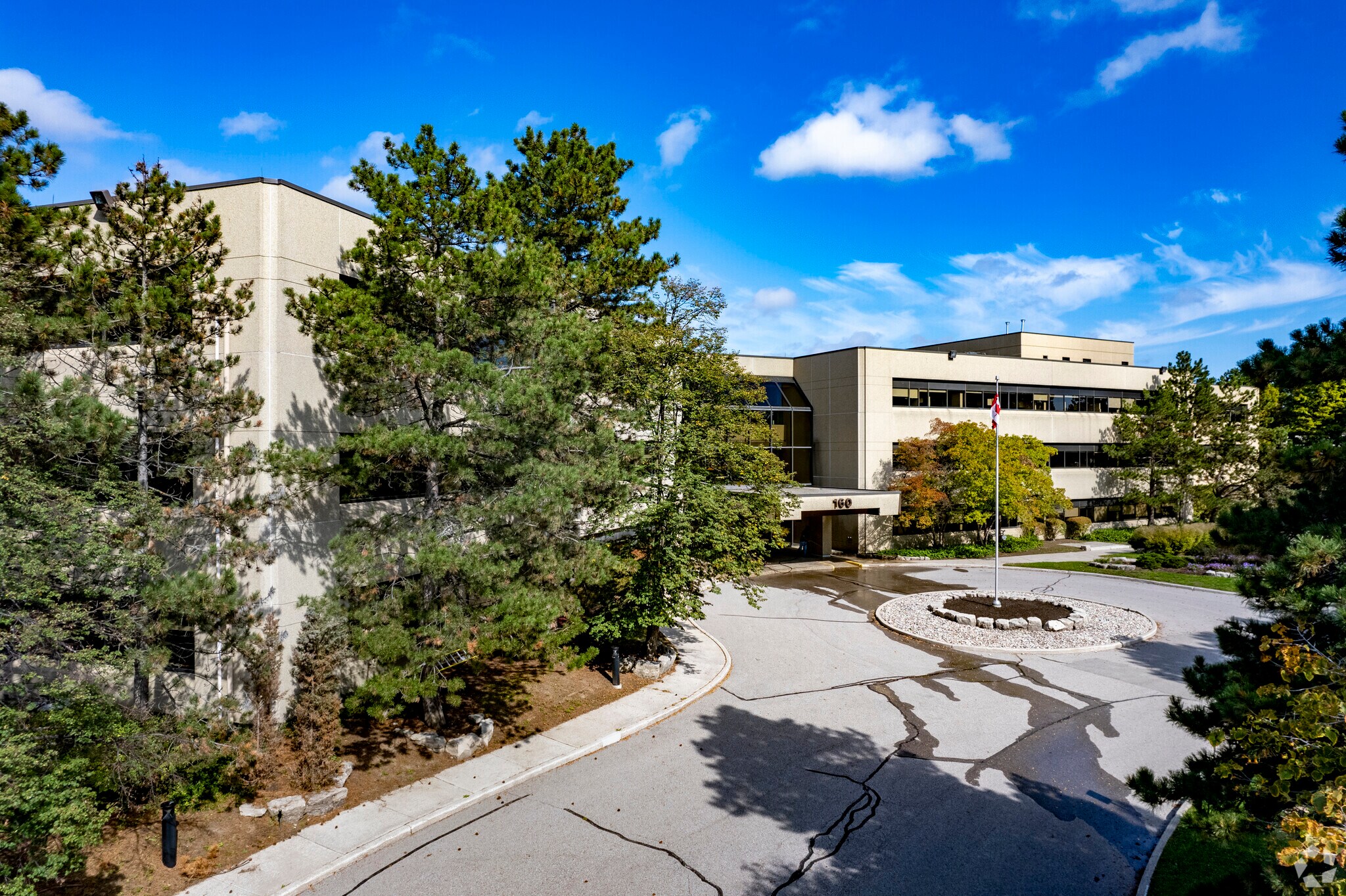 150-160 Mcnabb St, Markham, ON à vendre Photo principale- Image 1 de 1