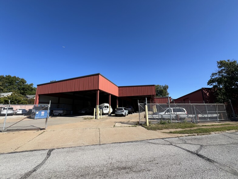 3235 Sutton Blvd, Saint Louis, MO for sale - Building Photo - Image 3 of 4
