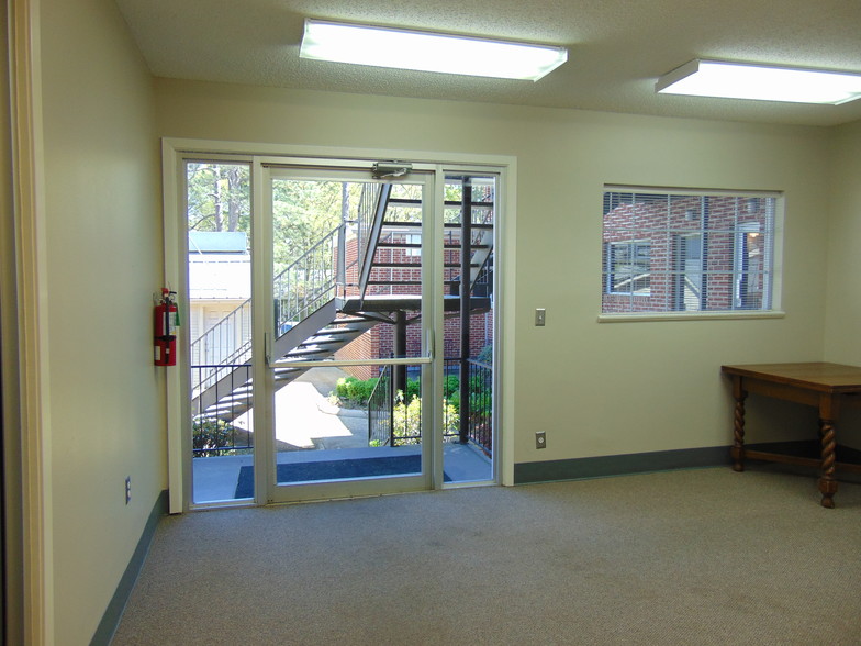 2625 Line Ave, Shreveport, LA for lease - Interior Photo - Image 3 of 9