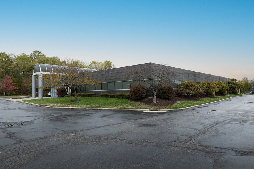 7271 N Main St, Dayton, OH for lease - Building Photo - Image 2 of 59