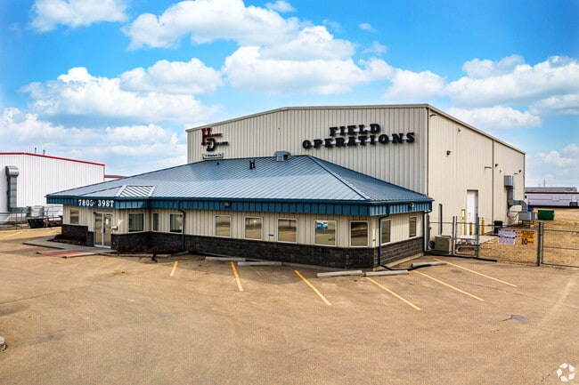 Plus de détails pour 7803 39th St, Leduc, AB - Industriel à vendre