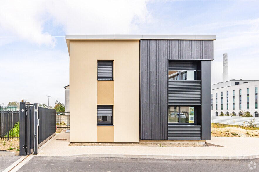 Flex dans Nanterre à louer - Photo du bâtiment - Image 2 de 2