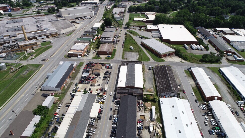 2103 Sullivan St, Greensboro, NC à vendre - Photo du bâtiment - Image 3 de 8