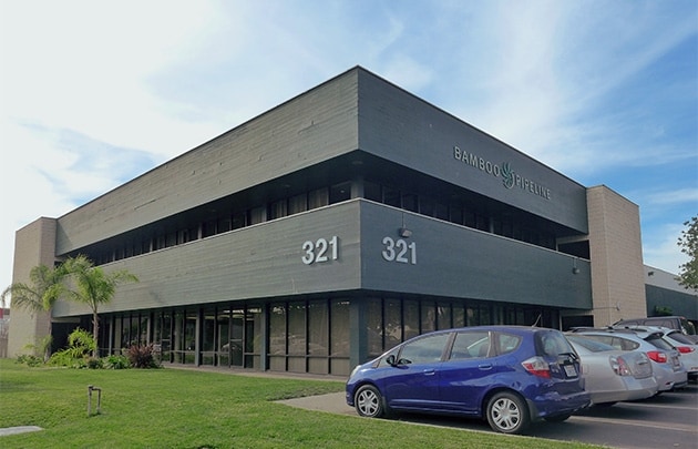 321 N Aviador St, Camarillo, CA à louer Photo du bâtiment- Image 1 de 19