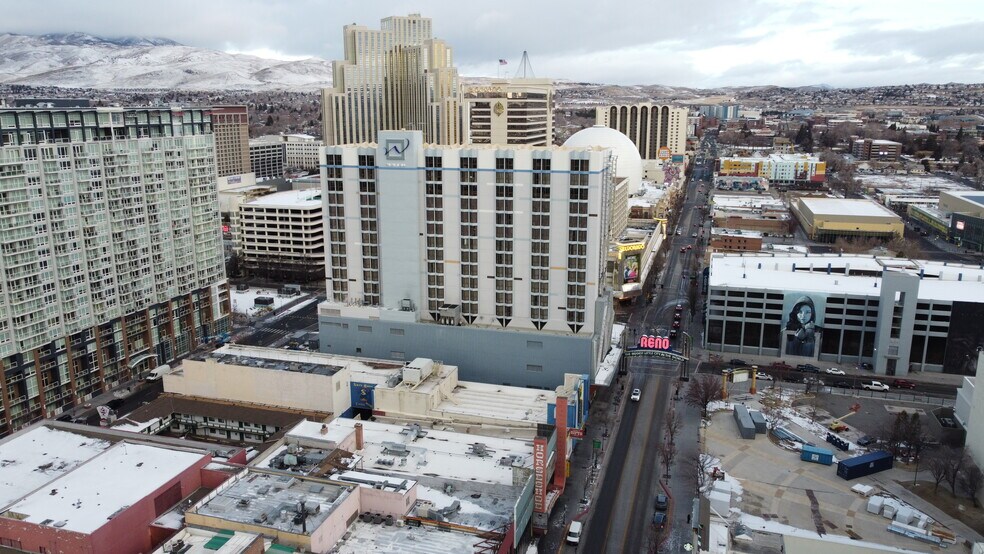 229 N Virginia St, Reno, NV à louer - Photo du bâtiment - Image 2 de 9