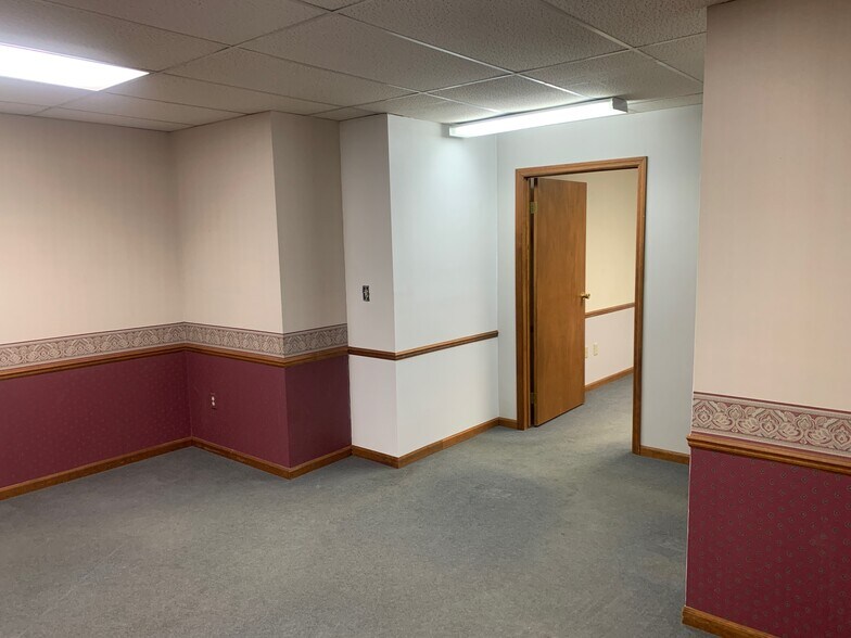 8801 N Main St, Dayton, OH à louer - Photo du bâtiment - Image 3 de 15