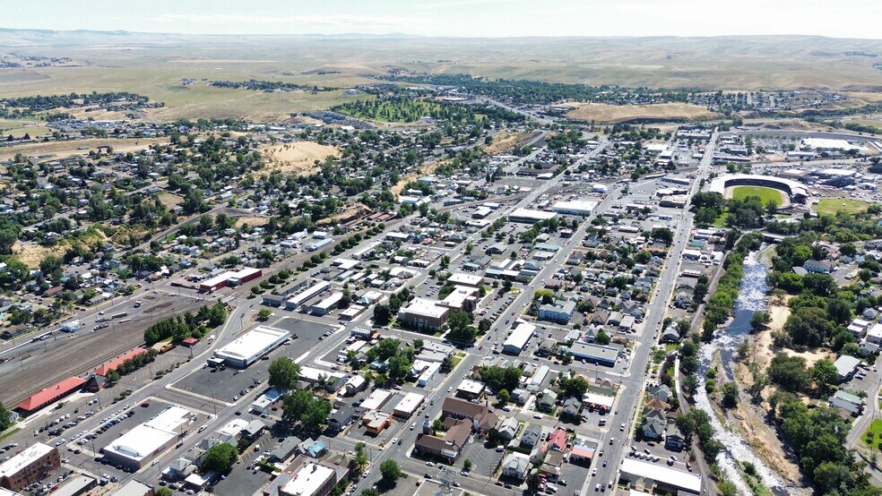 336 SW Emigrant Ave, Pendleton, OR à louer - Photo du bâtiment - Image 3 de 14