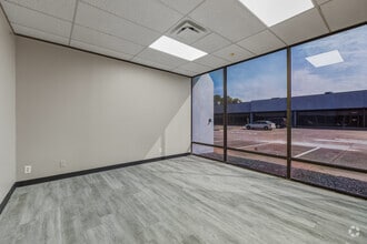 11381 Meadowglen Ln, Houston, TX for lease Interior Photo- Image 2 of 3