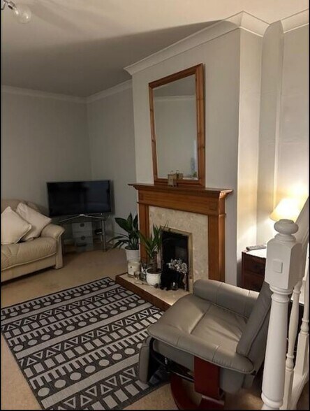 111 The St, Leatherhead à vendre - Photo intérieure - Image 2 de 6