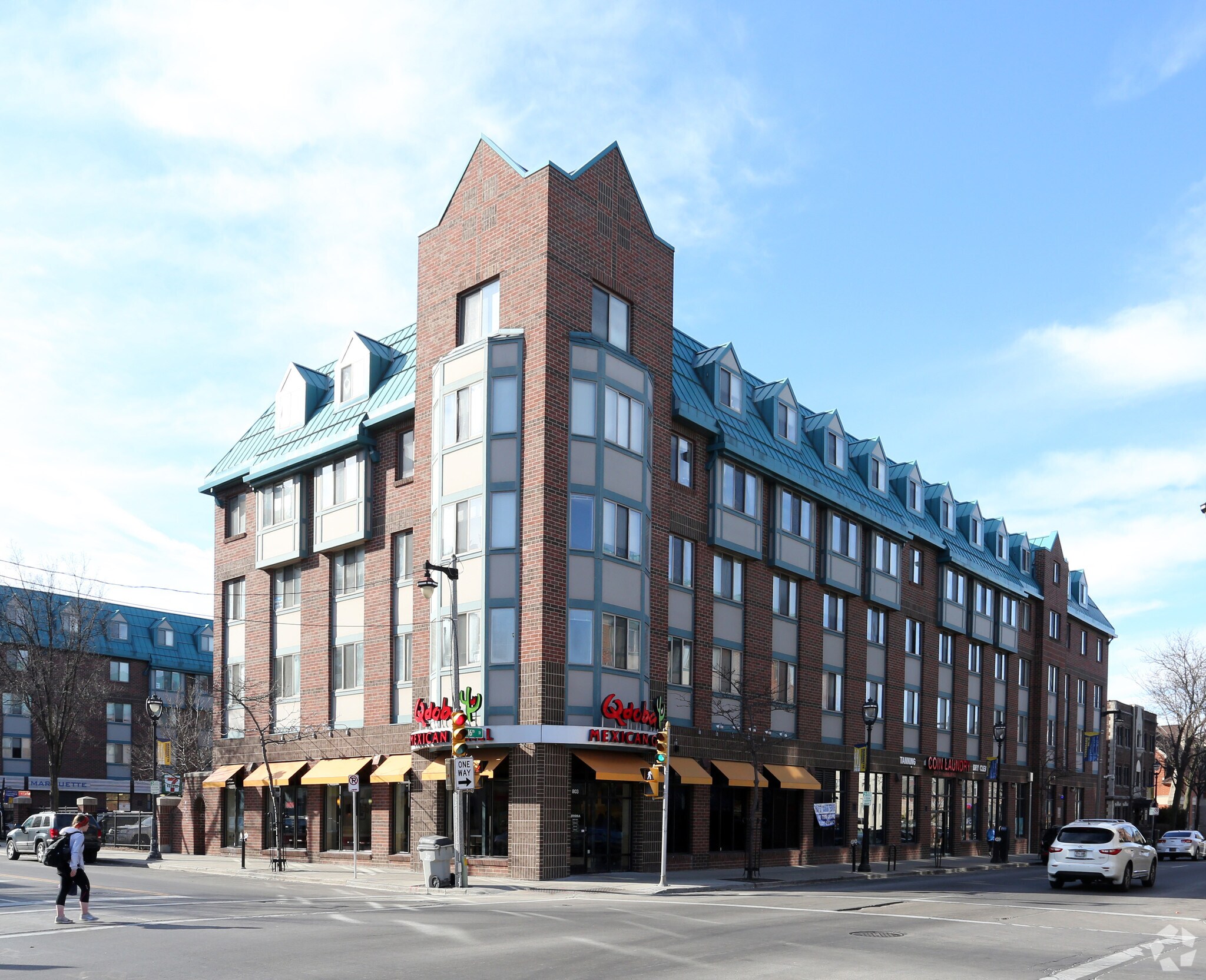 811 N 16th St, Milwaukee, WI for lease Building Photo- Image 1 of 9