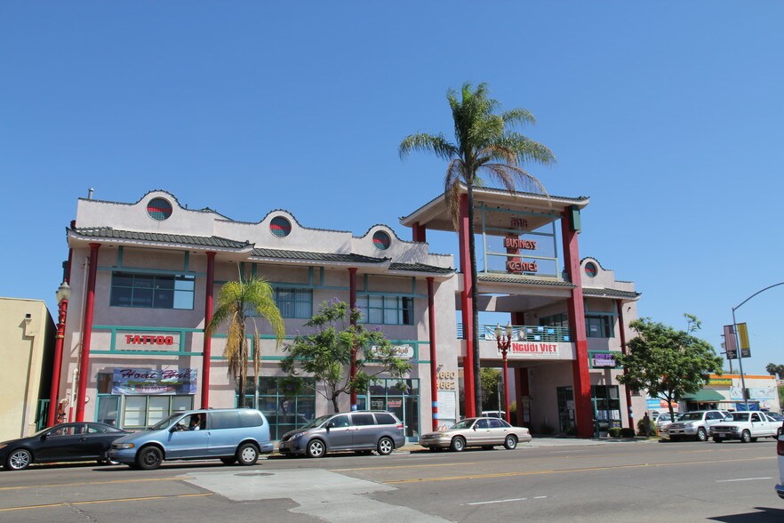 4660 El Cajon Blvd, San Diego, CA à louer - Photo du bâtiment - Image 3 de 11