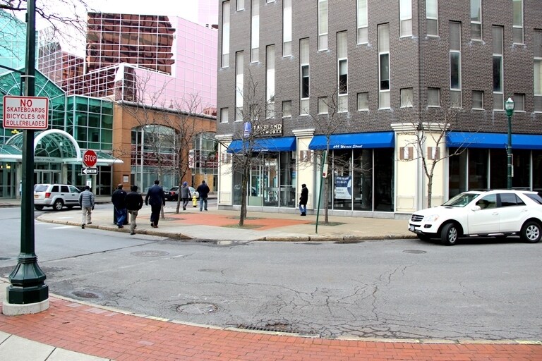 499 S Warren St, Syracuse, NY à louer - Photo du bâtiment - Image 2 de 15
