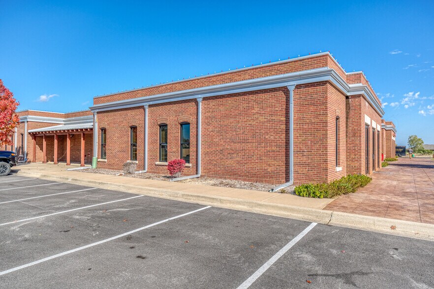 1916 Martin Dr, Weatherford, TX for lease - Building Photo - Image 3 of 29