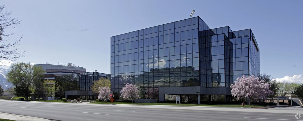 7050 S Union Park Ave, Midvale, UT à louer - Photo du bâtiment - Image 3 de 12