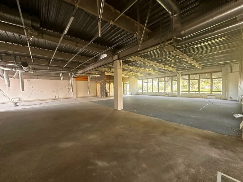 Flex in Lingolsheim for lease - Interior Photo - Image 2 of 5