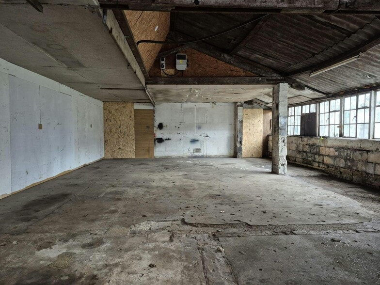 Lyndhurst Rd, Christchurch for lease - Building Photo - Image 2 of 12